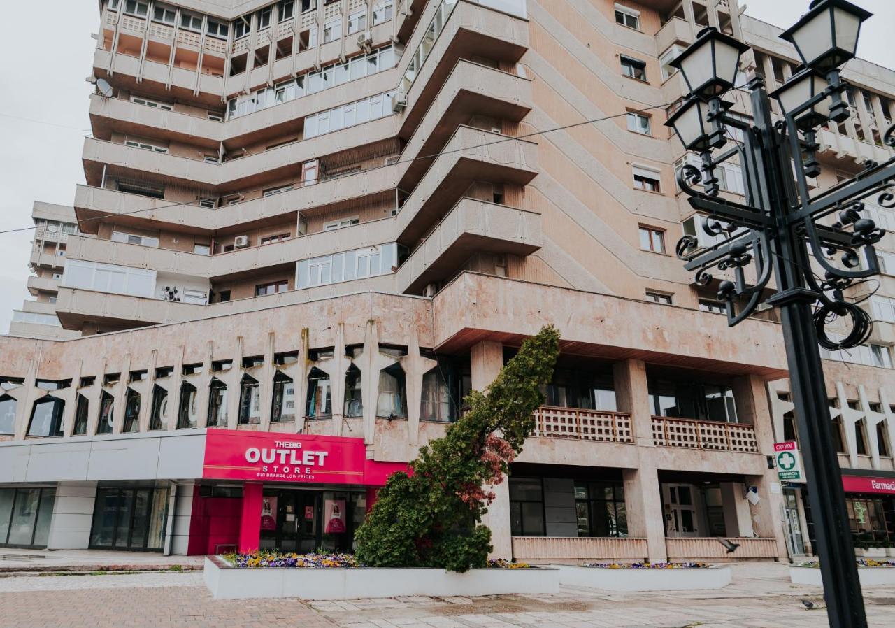 Carla'S Studio Central Palas, Airport Shuttle Iasi Exterior photo