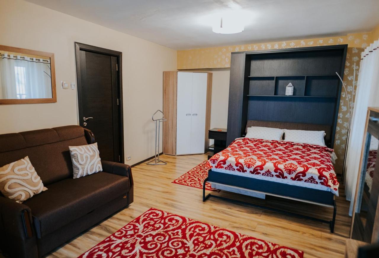 Carla'S Studio Central Palas, Airport Shuttle Iasi Exterior photo